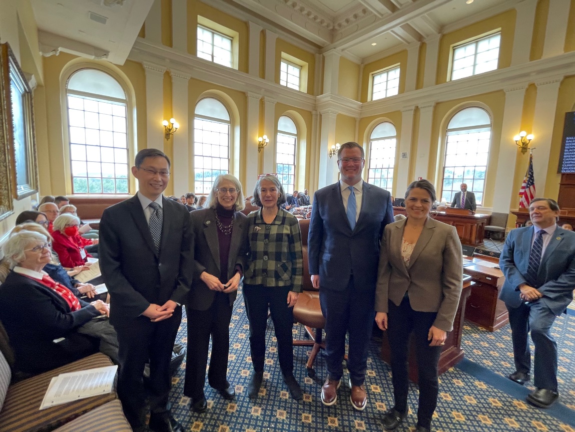 Director-General Sun with Maine Senate Republican and Democratic leadership. 

