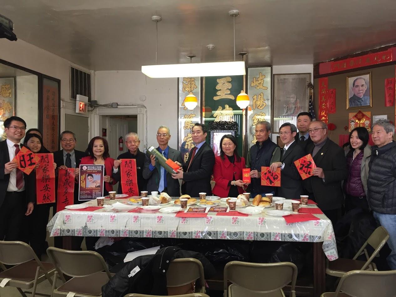 何處長一行拜會至德三德公所