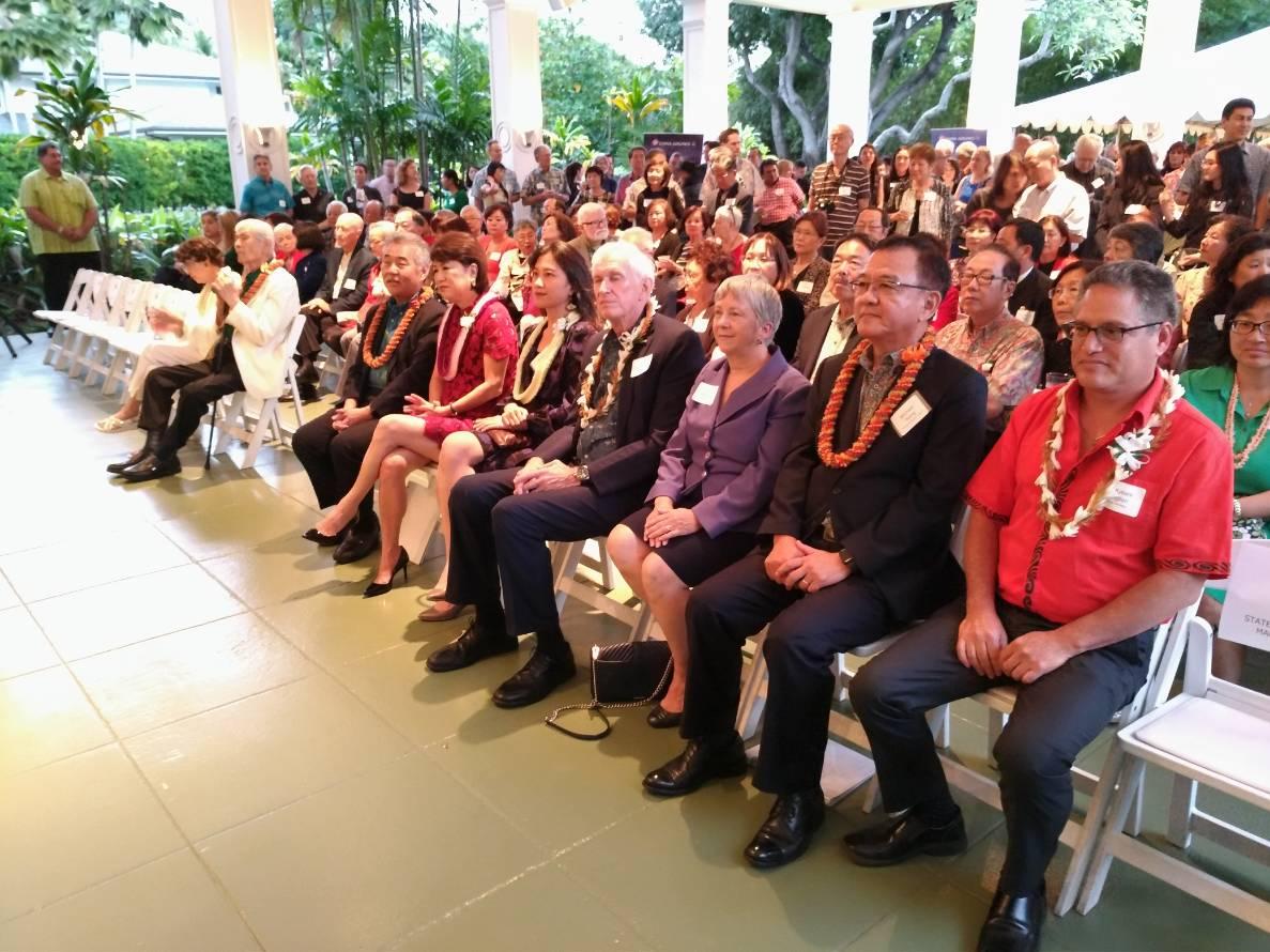 行政院Kolas Yotaka發言人（右5）參加臺灣與夏威夷姊妹州省25週年酒會情形