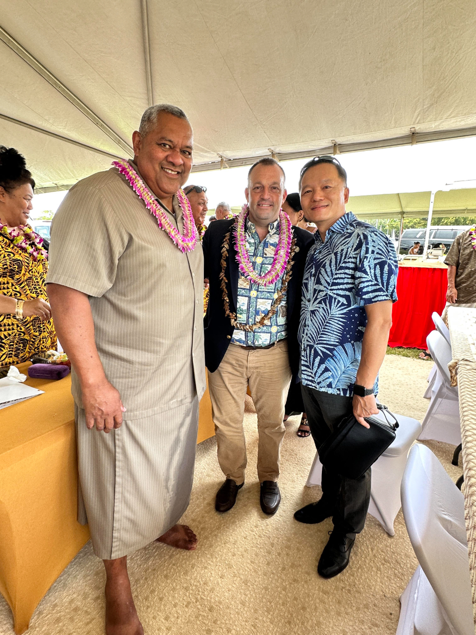Director General Richard Lin is invited to the opening ceremony of Samoa Heritage Week and has a group photo with the Governor Lemanu Sialega Peleti Mauga of American Samoa and Governor Josh Green of Hawaii State on July 29, 2023.