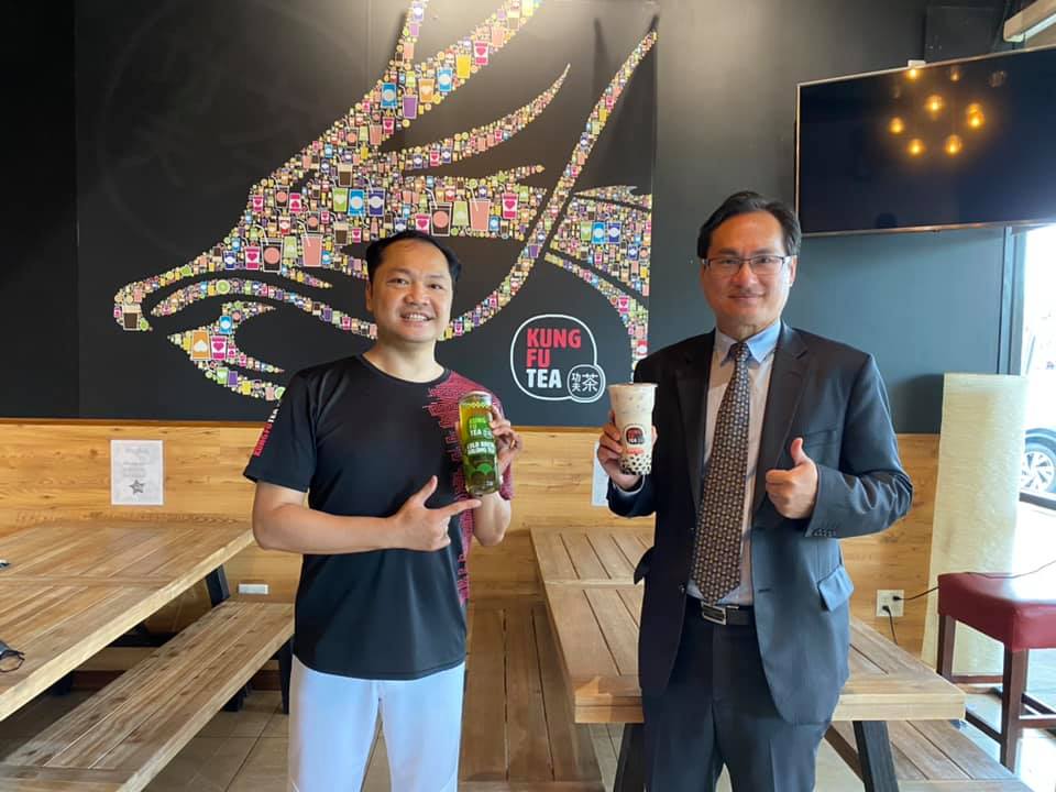 駐休士頓台北經濟文化辦事處與功夫茶負責人周文博推薦店