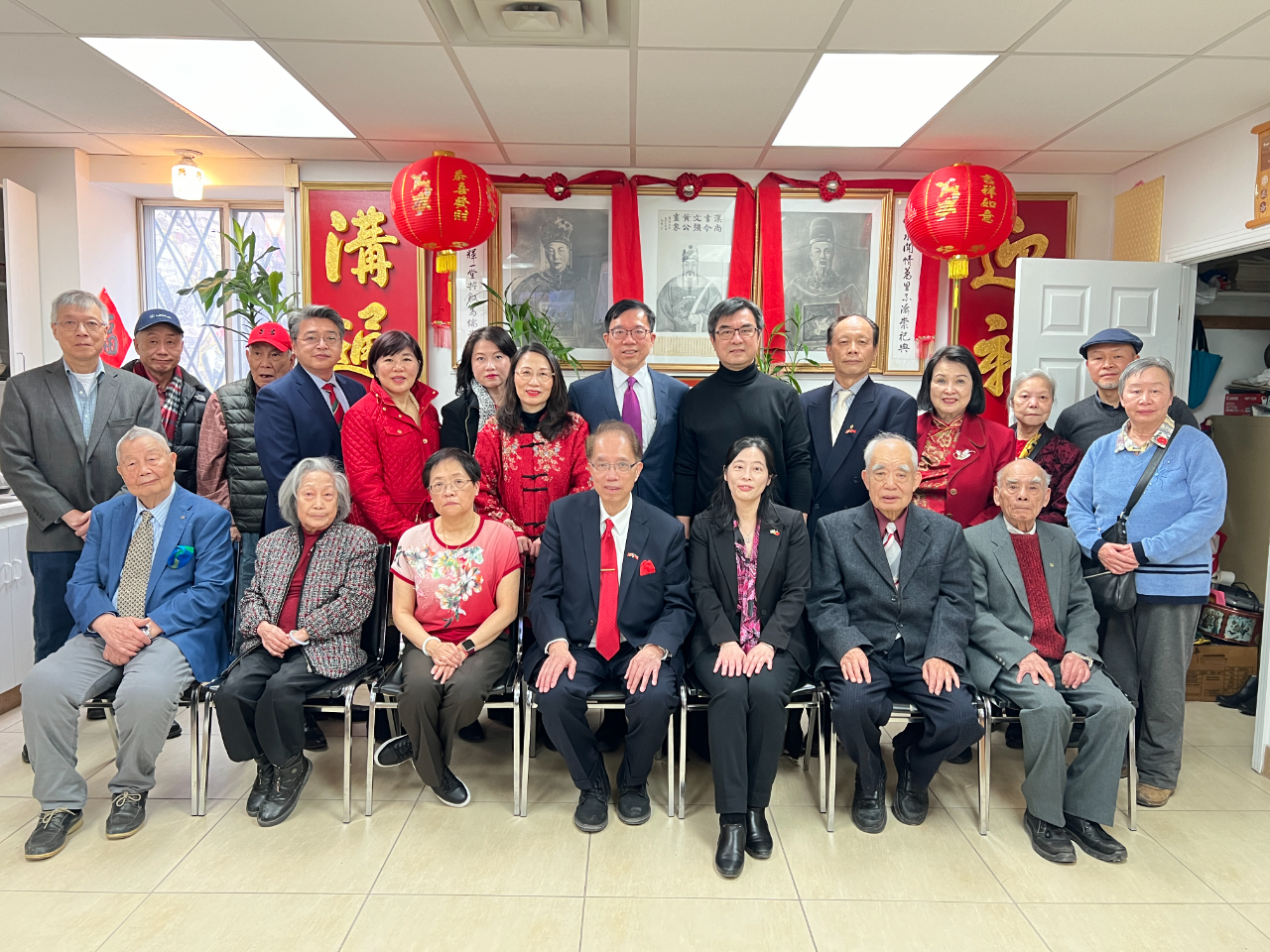 陳處長拜訪傳統僑社黃雲山公所