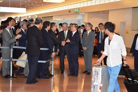 東京羽田空港に到着した謝長廷・駐日代表