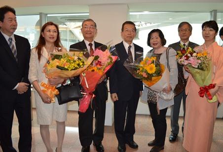 右４：謝長廷・駐日代表
右２：今井正・交流協会理事長