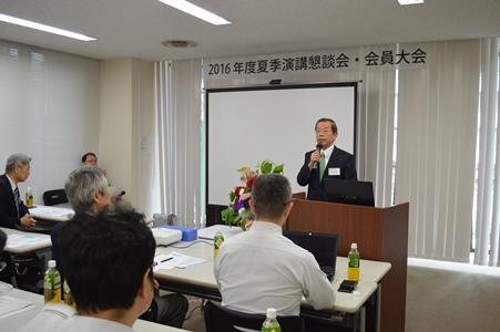 挨拶する謝長廷・駐日代表