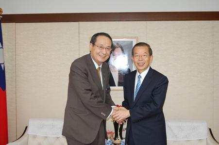 謝長廷・駐日代表（写真右）、藤井孝男・前衆議院議員、前日華議員懇談会幹事長