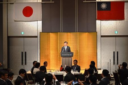 あいさつする蘇嘉全・立法院長