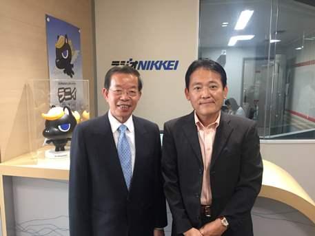 謝長廷・駐日代表（写真左）、日経ラジオ社（ラジオNIKKEI）の井元成吾・代表取締役社長（右）