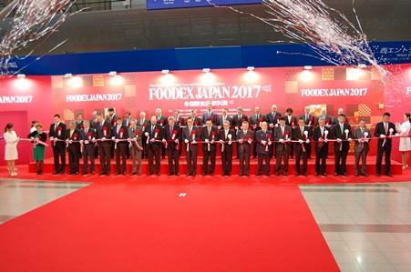 謝長廷・駐日代表（後列左１）
