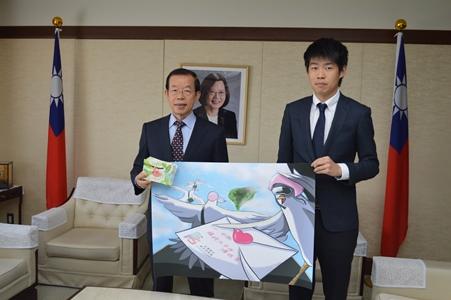 謝長廷・駐日代表（左）、劉冠賢・台湾留日東京同学会会長（右）