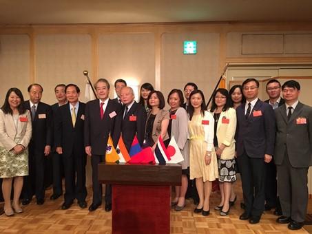 郭仲煕・駐日副代表（前列左５）、藤原正寛・公益財団法人アジア福祉教育財団理事長（前列左４）
台湾からは５名が同研修に参加。