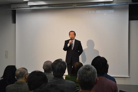 上映前に挨拶する謝長廷・駐日代表