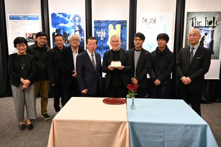 写真右より：石坂健治・東京国際映画祭「アジアの風」部門プロデューサー、神谷直希・東京フィルメックス・プログラムディレクター、俳優のAnong Houngheuangsyさん、蔡明亮（ツァイ・ミンリャン）監督、謝長廷・駐日代表、市山尚三・東京国際映画祭プログラミングディレクター、俳優の李康生（リー・カンション）さん、王雲霖・映画プロデューサー、王淑芳・台湾文化センター長