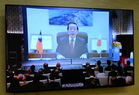 謝長廷・駐日代表がオンラインで開催された中華民国工商協進会と宮城県国際経済振興協会の国際協力協定書締結式に立ち会い、挨拶を述べた。同締結式では、中華民国工商協進会の呉東亮・理事長と宮城県国際経済振興協会の遠藤信哉・理事長が協定書に署名した。