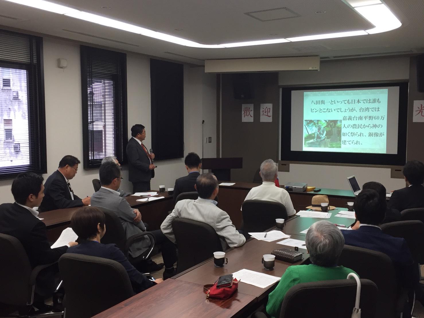 6月27日，本處邀請福岡縣中小企業經營者協會等一行共18人；戎總領事以「台灣人尊敬的日本精神」為題發表演講。