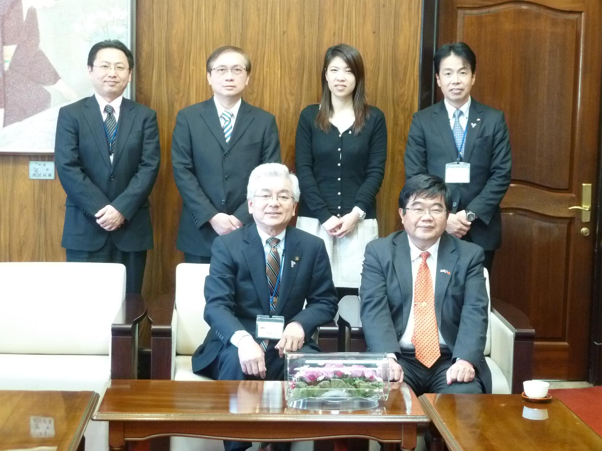 3/3戎総領事が福岡県大牟田市中尾昌弘市長を訪問