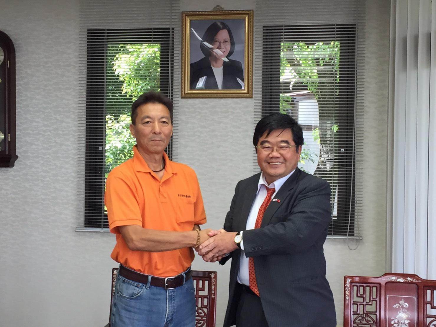 博洋自動車（株）吉田社長(左)