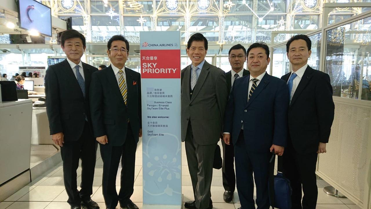 山口県議会議員島田教明（左二）