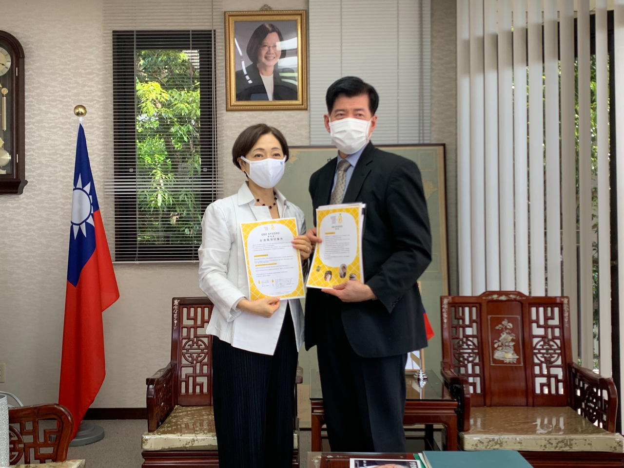 株式会社スピングラス・アーキテクツ松岡恭子代表取締役（左）