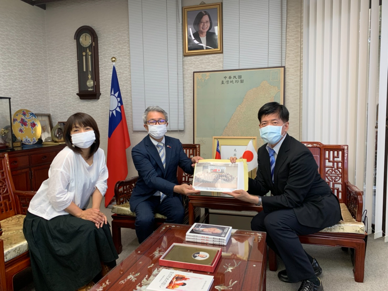 日華(台)親善友好慰霊団田口俊哉様（中）