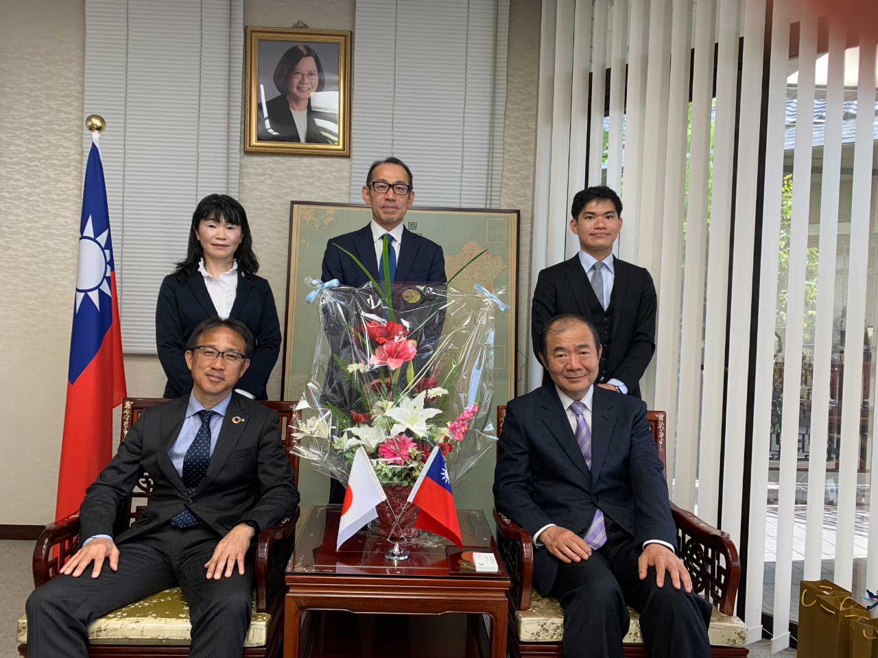 4月20日処長陳銘俊は北九州市局長柏井宏之一行と面会。