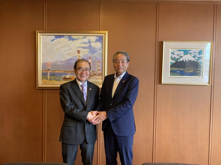 陳銘俊処長は7月14日松浦市友田吉泰市長を表敬訪問。
