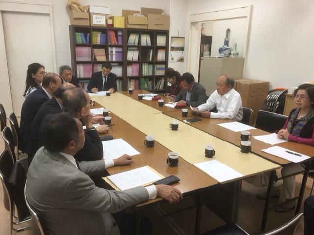 2.大阪中華學校洪代理理事長勝信主持理事會情形