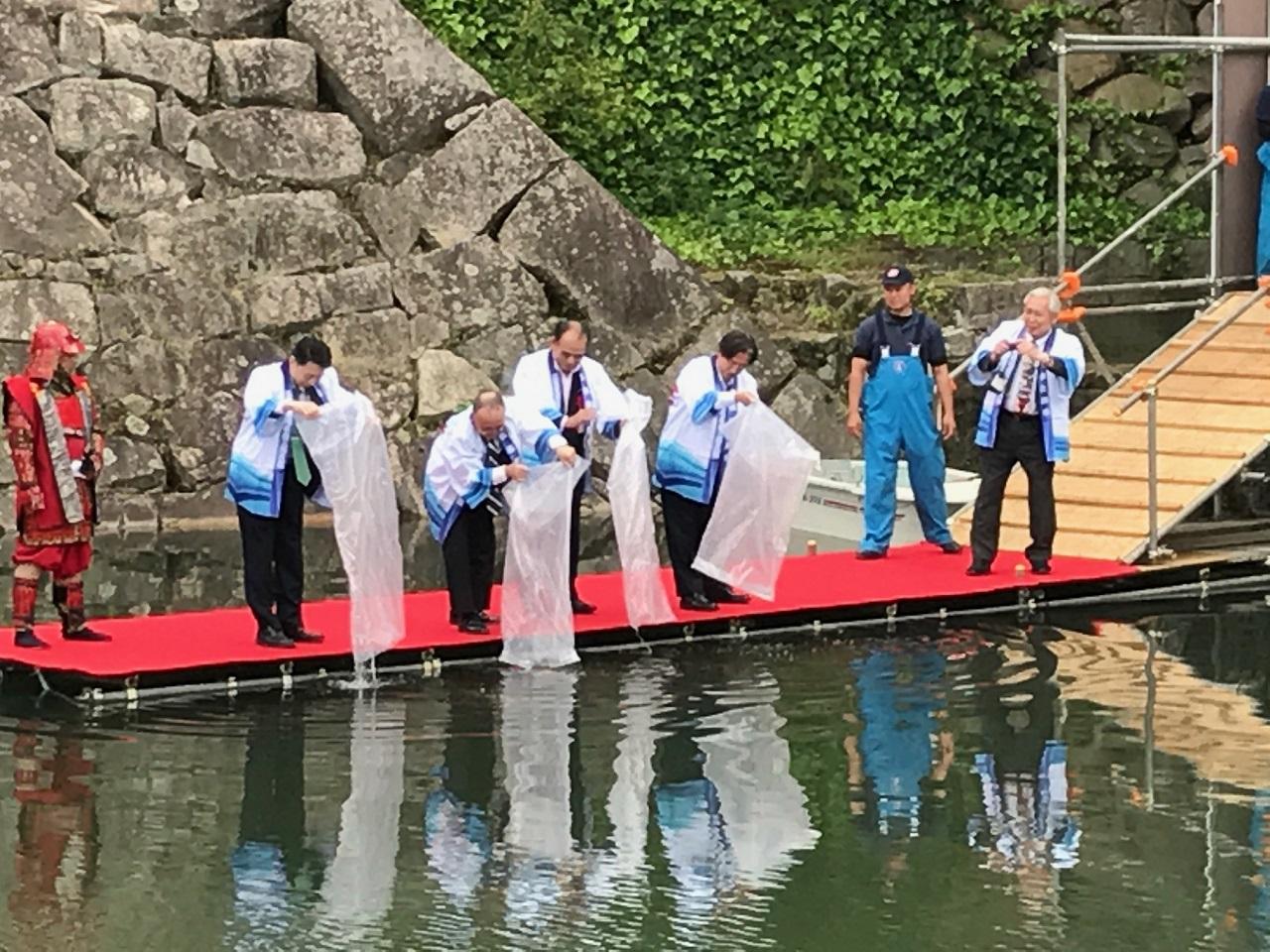 2.陳處長參與錦鯉放流