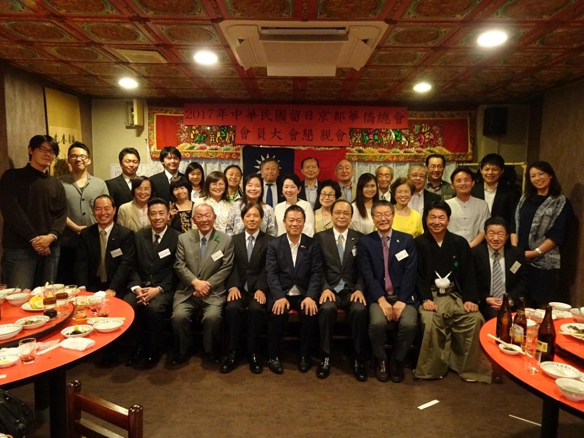 3.陳處長訓養與來賓開心合影