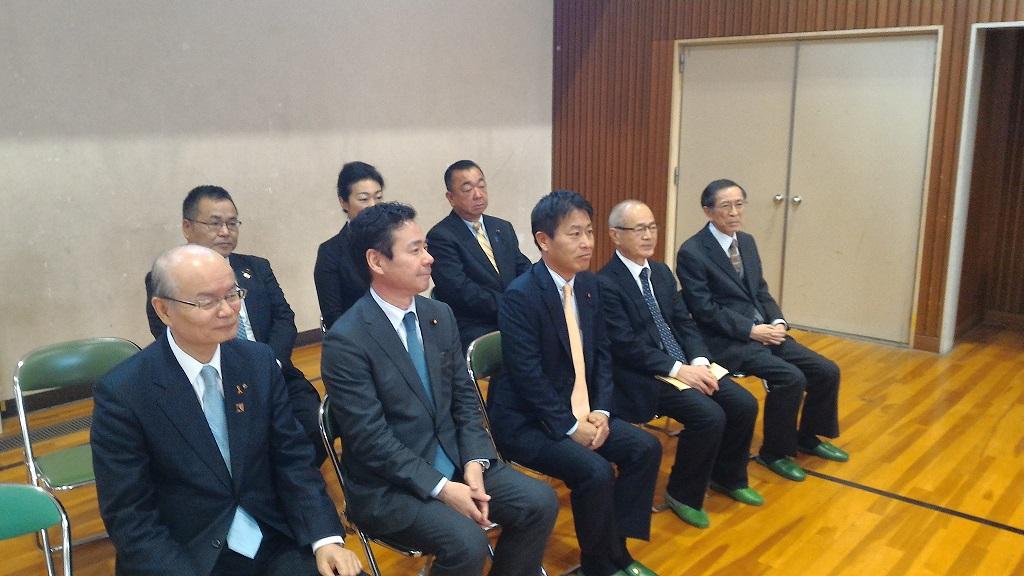 4.貴賓草津市橋川涉市長(前排左一)小鑓隆史參議員(前排左一)武村展英眾議員(前排中)照