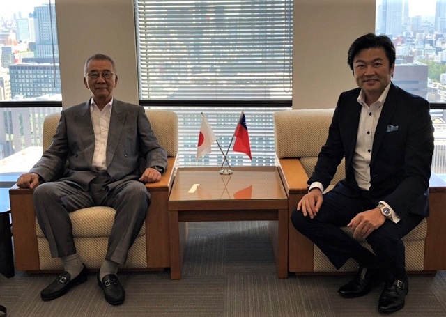 辻井正房副會長(左)、李世丙處長(右)