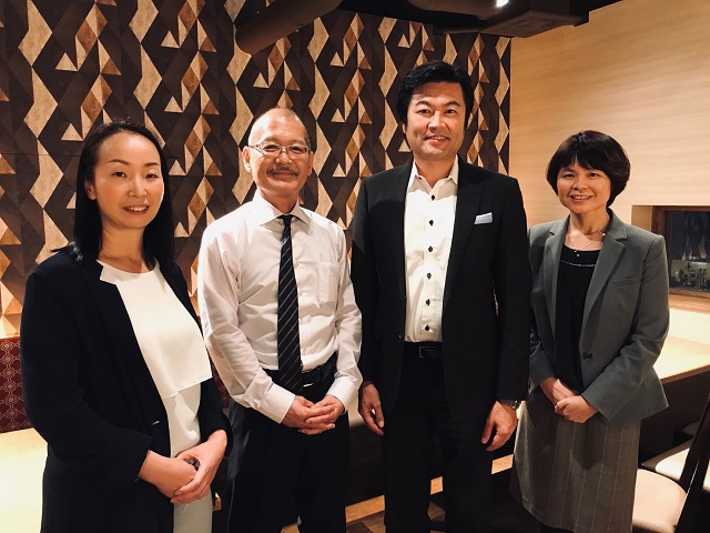 (由左至右)高知縣大阪事務所嶋崎麻紀課長、濱渦達也所長、駐大阪辦事處李世丙處長、林育柔教育秘書