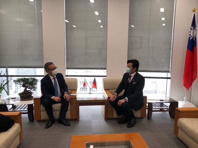 矢野社長(左)、李處長(右)