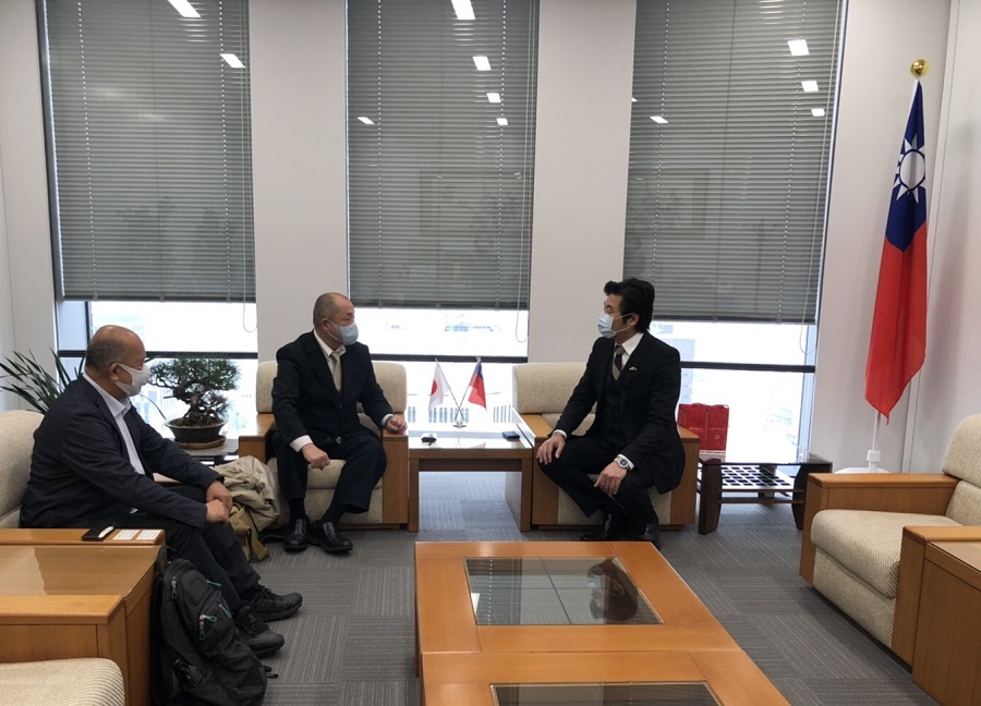 (左至右)增田所長、柴田代表、李處長