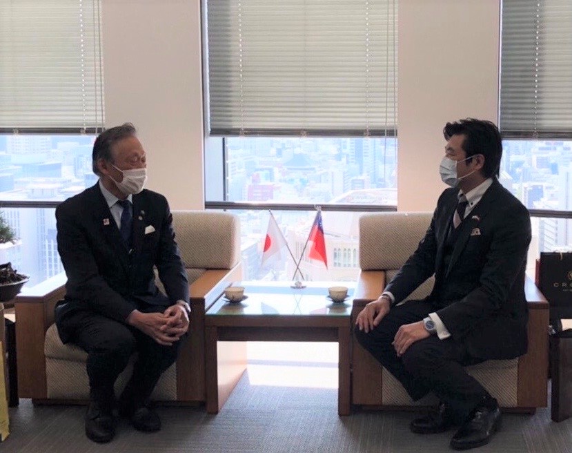 水野市長(左)、李處長(右)