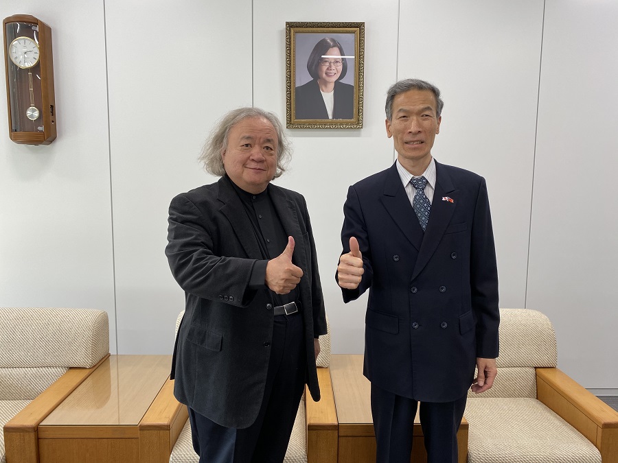 廣川啟智會長(左)及向明德處長(右)