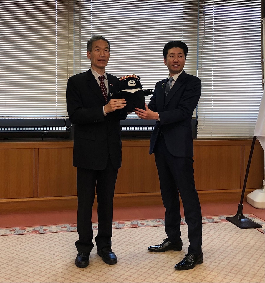 向處長（左）與永藤市長（右）