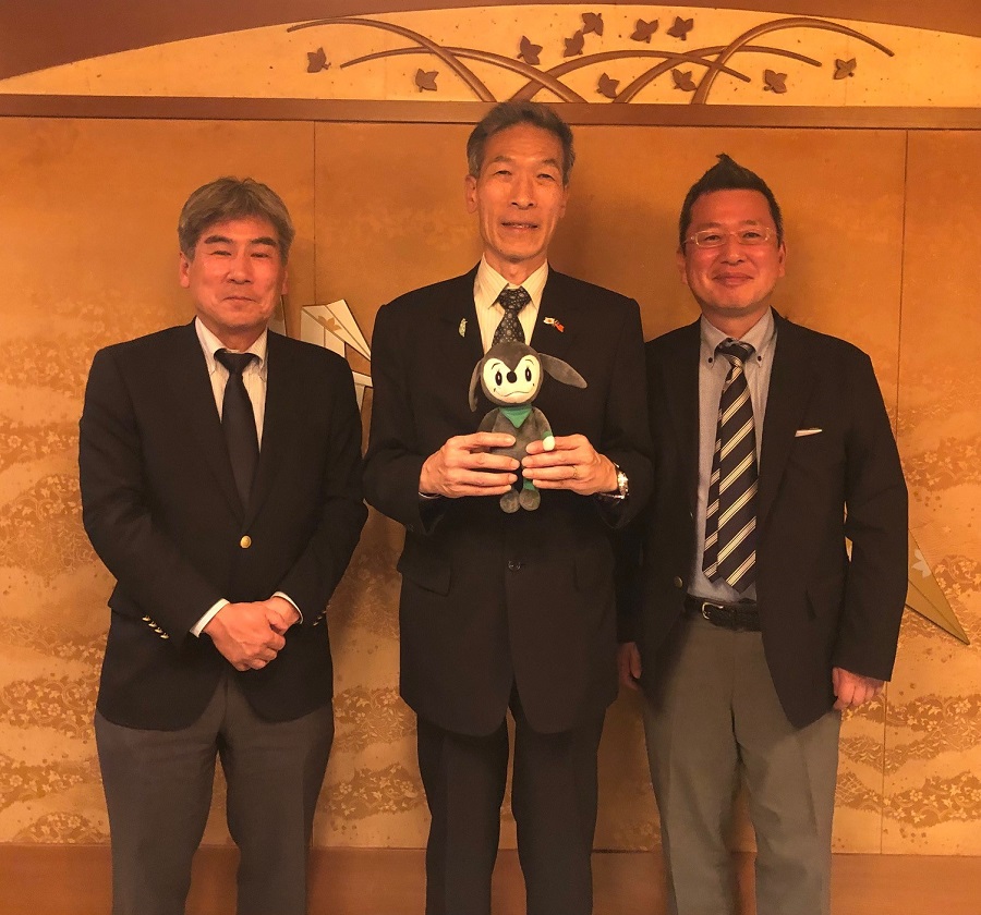 （左至右）岩本所長、向處長、瀧川副所長
