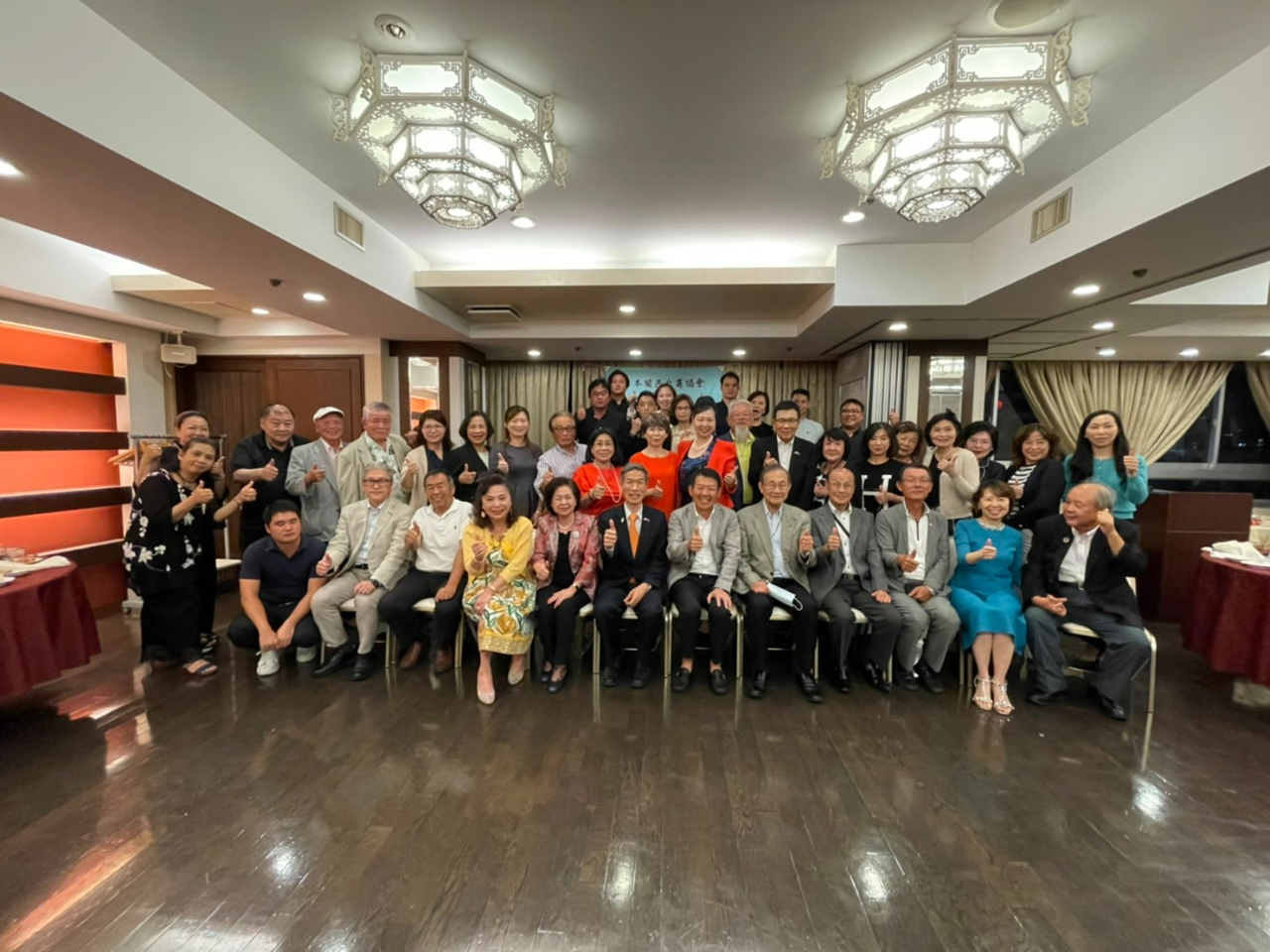 懇親餐會合影