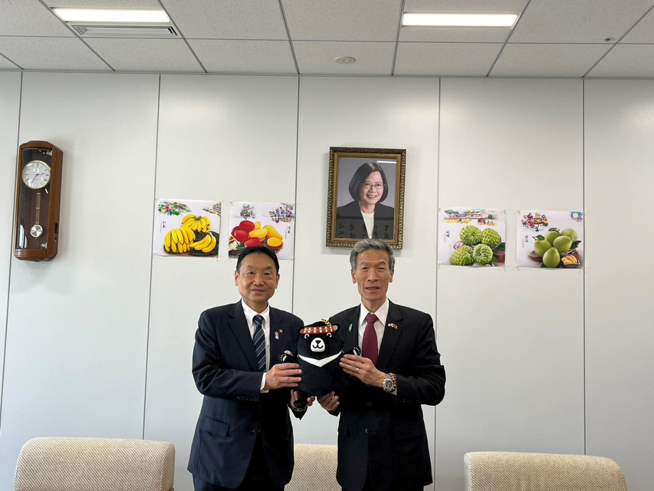 野田市長(左)、向處長(右)