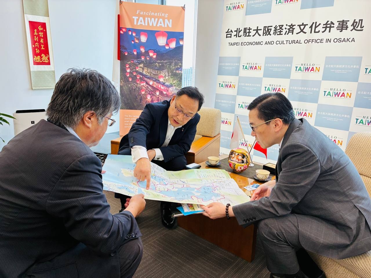 范處長與戶嶋町長就台日交流交換意見