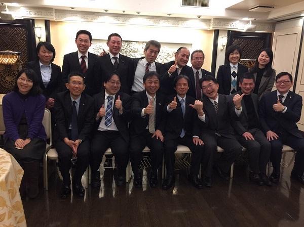 2017年2月2日堺市役所、高石市役所国際担当との新年交流記念写真(下右四：陳訓養処長)