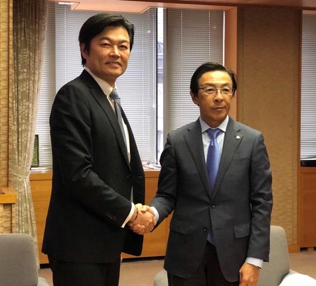 李処長（左）と西脇・京都府知事(右)