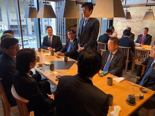 1.李処長が訪問団を歓迎 