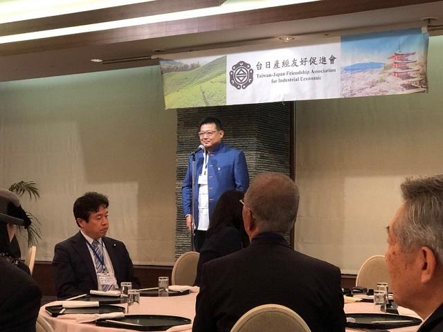 1.挨拶する葉建揚・会長
