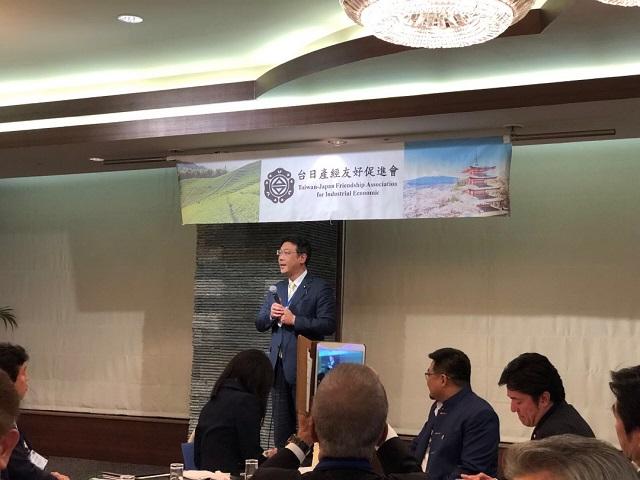 3.挨拶する 岡下昌平・衆議院議員