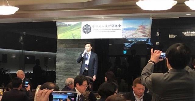 5.挨拶する李処長