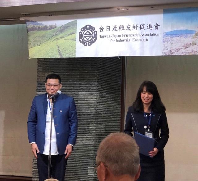 8.葉建揚・会長（左）、杉田水脈・衆議員（右）