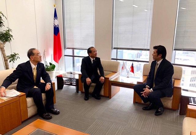 李世丙・駐大阪弁事処長が 遠藤彰良・徳島市長らの訪問を受ける