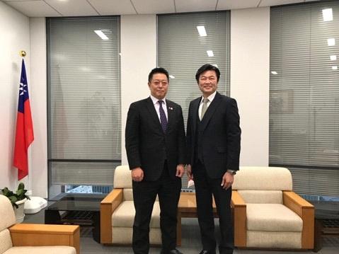 李処長（右）と木畑議員（左）